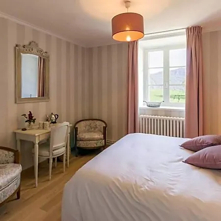 Le Manoir De Placy - D'hotes Bed & Breakfast