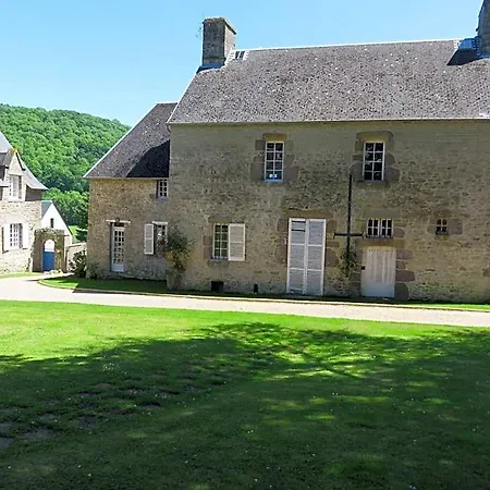 Le Manoir De Placy - D'hotes Bed & Breakfast 3*